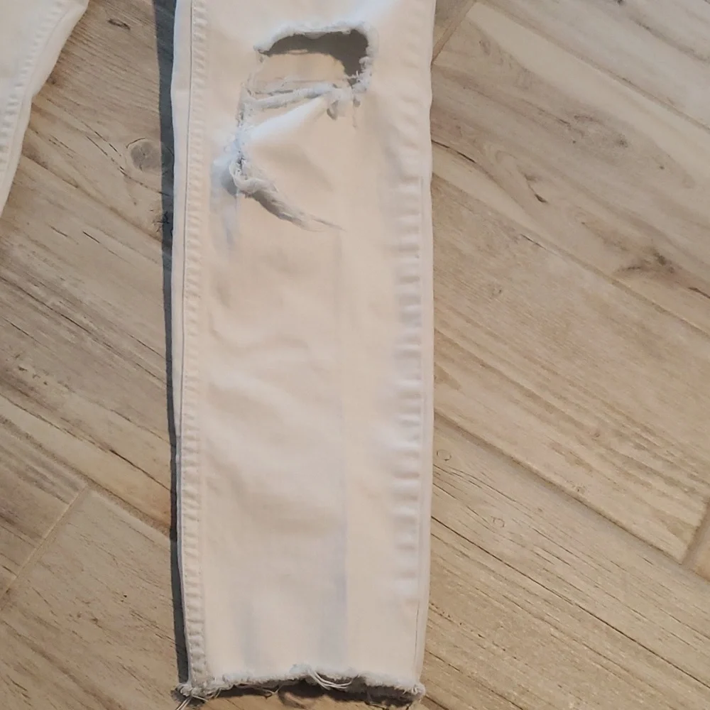 Free People Lacey Stilt Embellished White Jeans Sz 26 Distressed Festival Lace - Picture 5 of 6